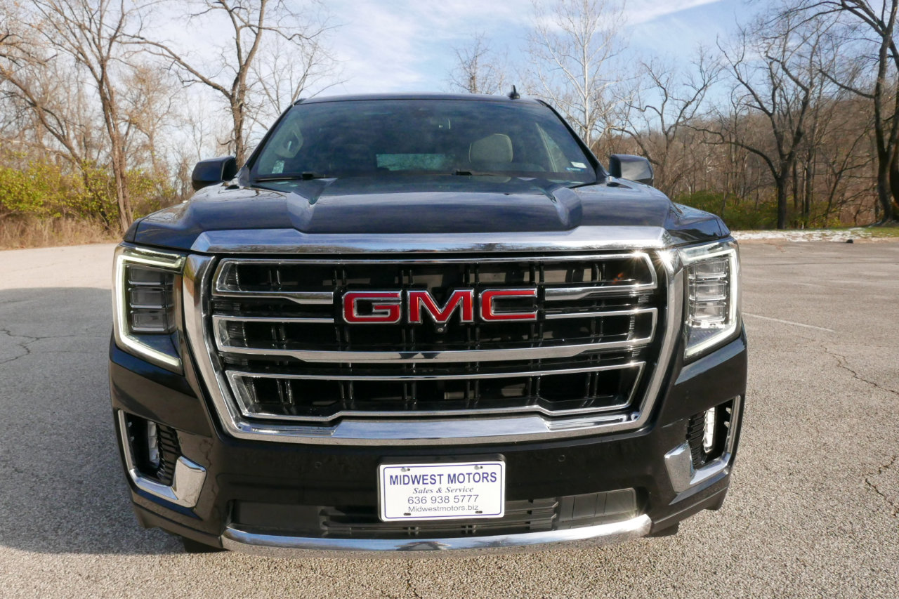 Used 2022 GMC Yukon SLT w/ SLT Premium Package image 3