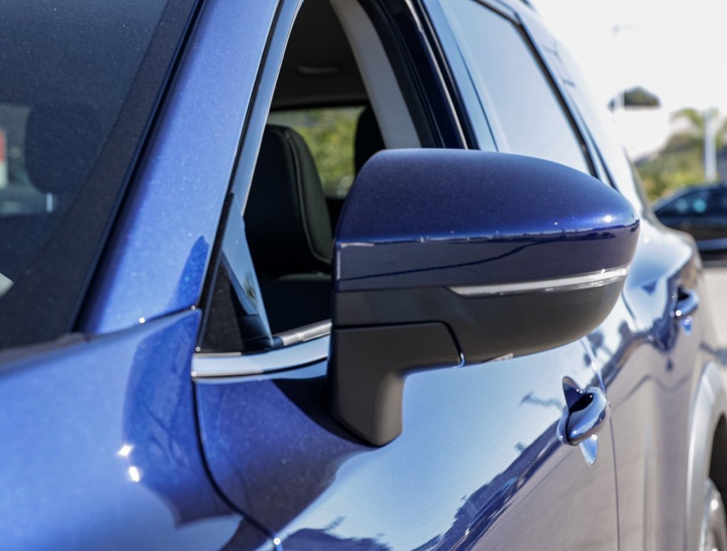 New 2025 Nissan Pathfinder SV image 12