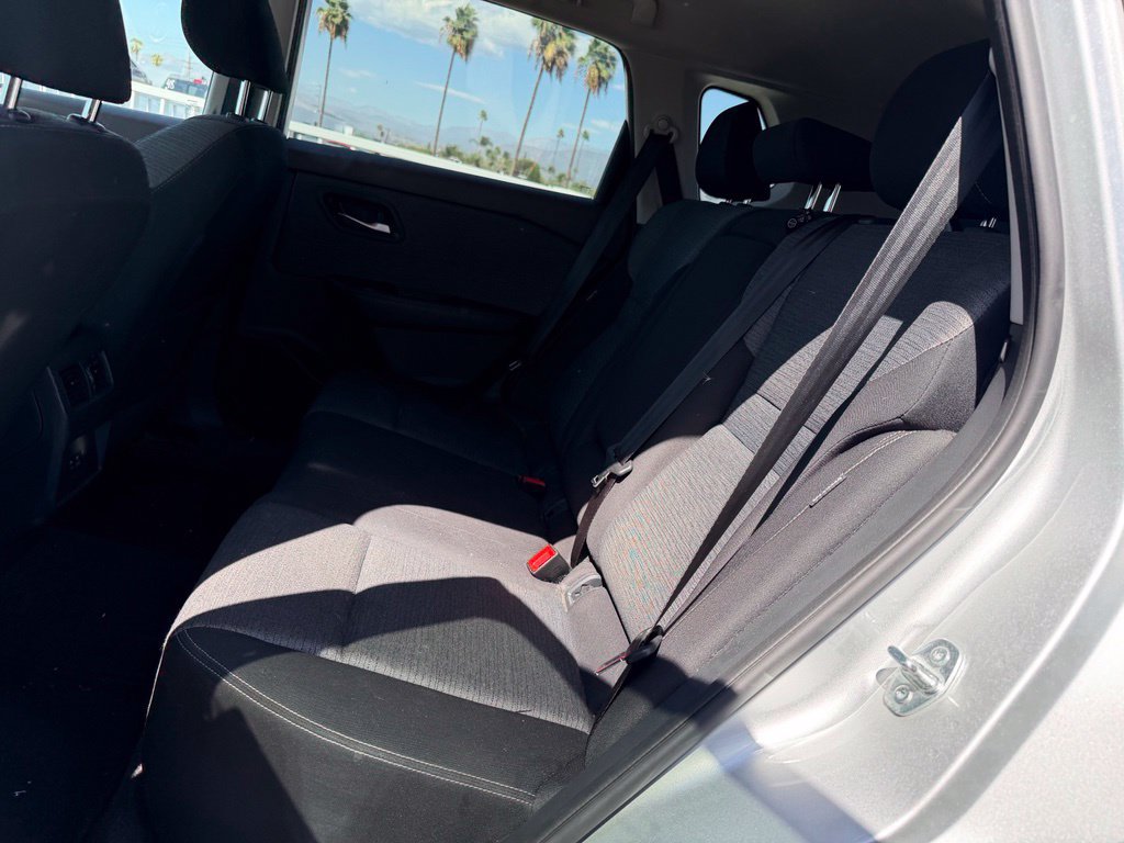 Used 2023 Nissan Rogue SV AWD/4WD image 4