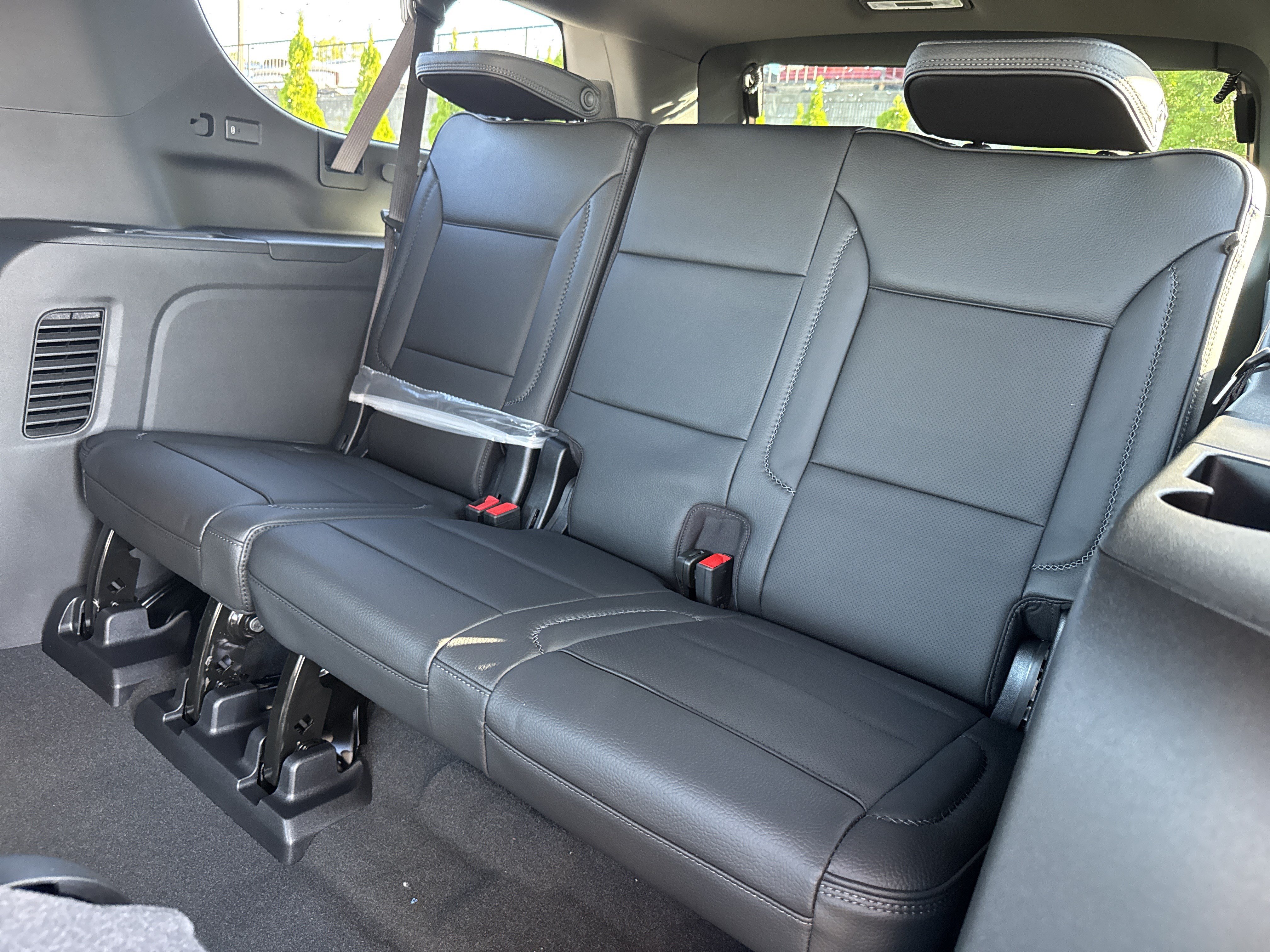 New 2026 GMC Yukon XL Denali w/ Sun & Power Step Package AWD/4WD image 32