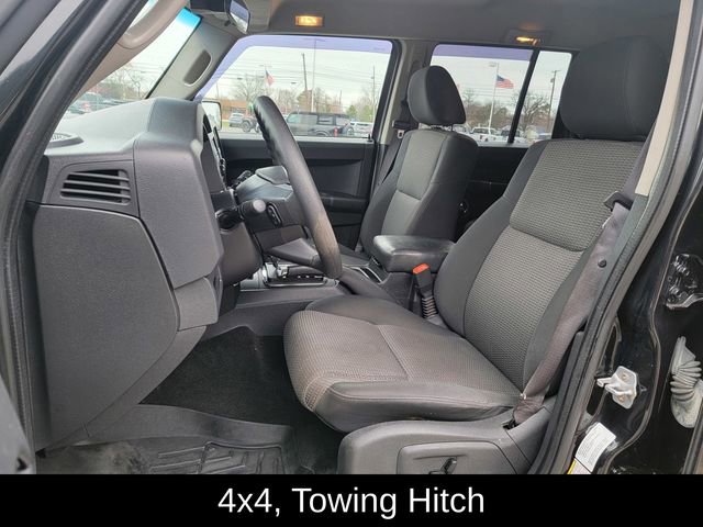 Used 2009 Jeep Commander Sport image 13