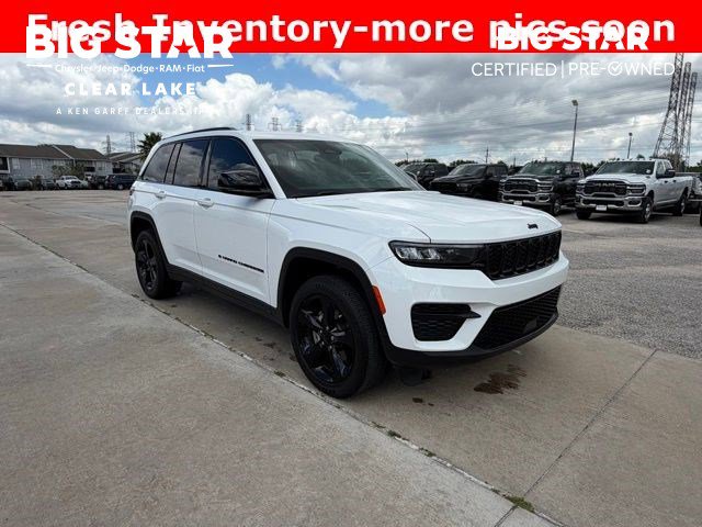 Used 2023 Jeep Grand Cherokee Altitude image 1