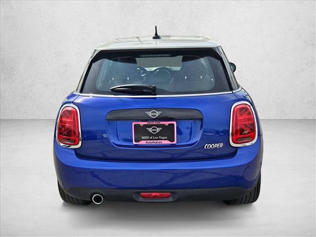 Used 2020 MINI Cooper 4-Door Hardtop w/ Storage Package FWD image 7