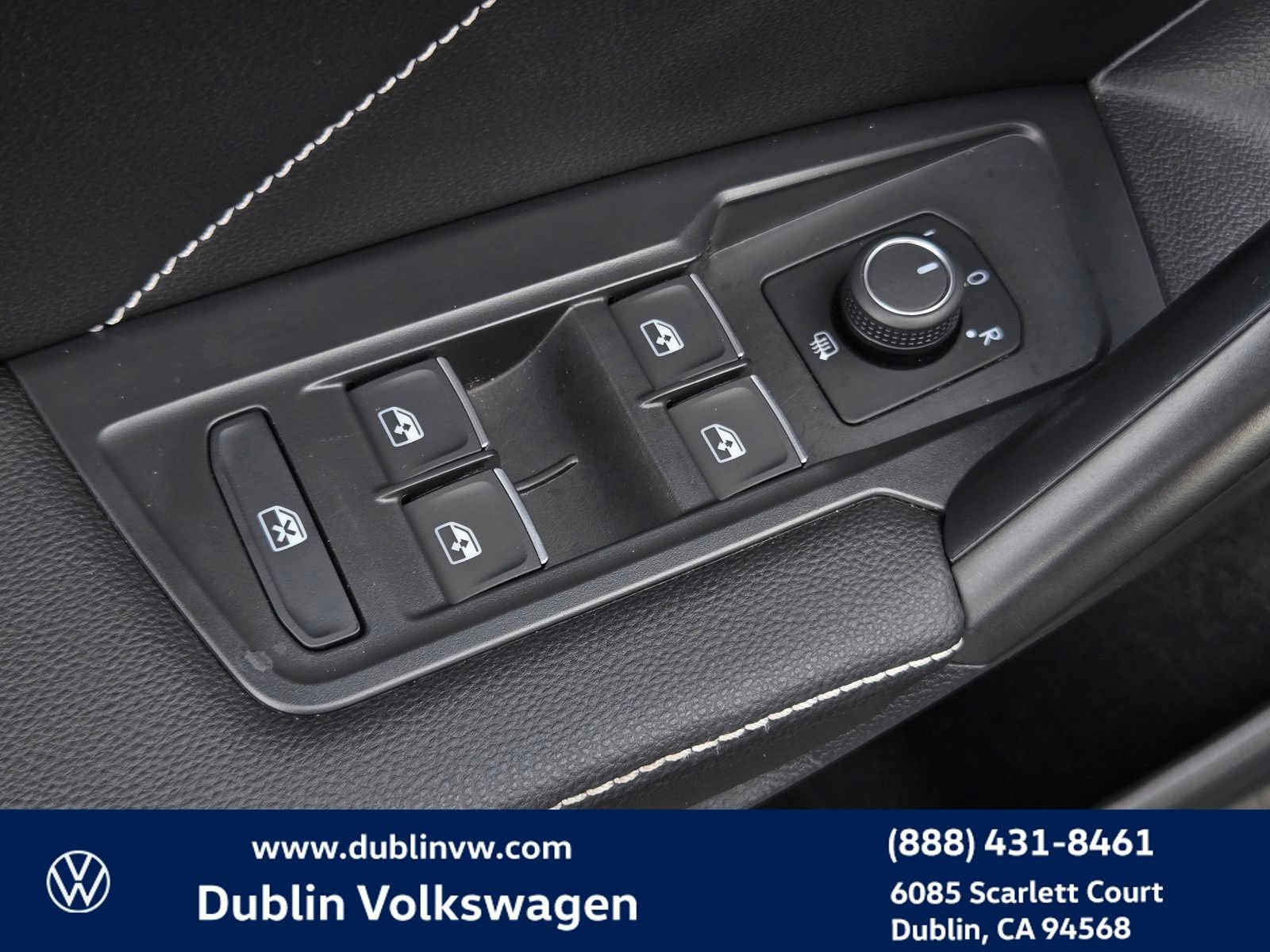 Used 2022 Volkswagen Tiguan SE R-Line FWD image 11