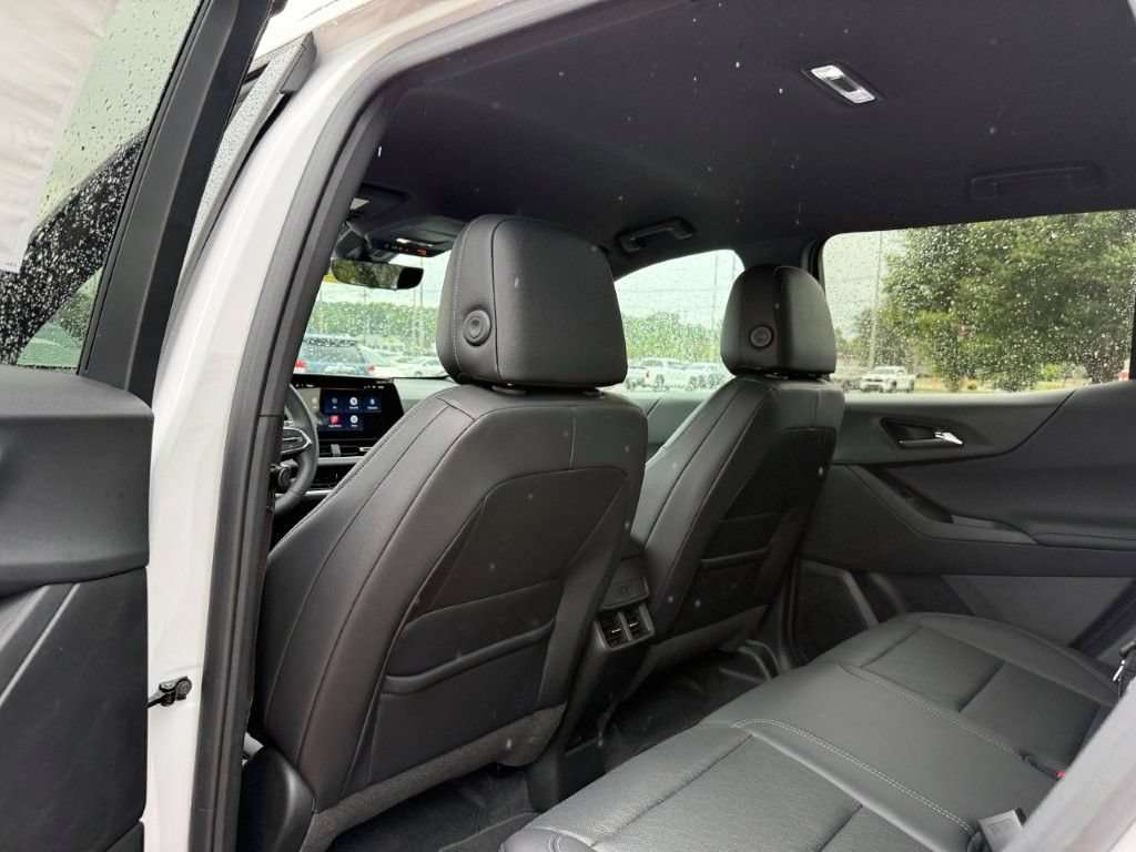 New 2027 Chevrolet Equinox LT w/ Convenience Package II FWD image 15