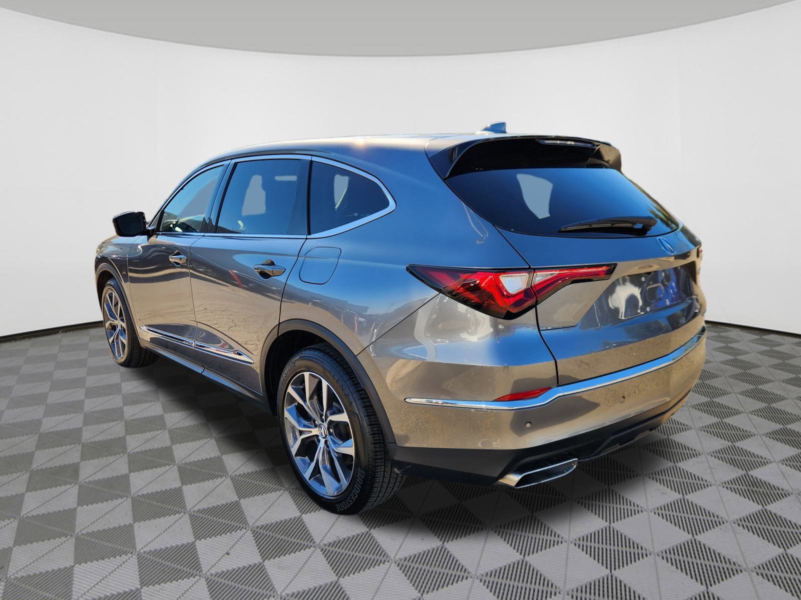 Certified 2023 Acura MDX SH-AWD w/ Technology Package image 3