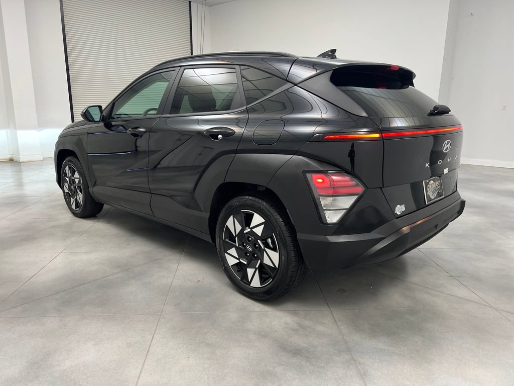 Used 2025 Hyundai Kona SEL FWD image 5