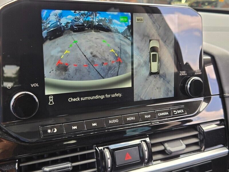 Used 2024 Nissan Pathfinder SL w/ Cargo Package FWD image 21