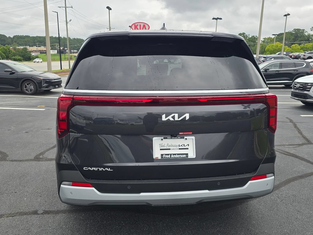 New 2027 Kia Carnival LX FWD image 4
