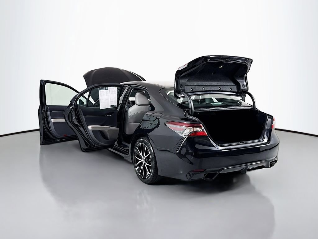 Used 2023 Toyota Camry SE AWD/4WD image 19