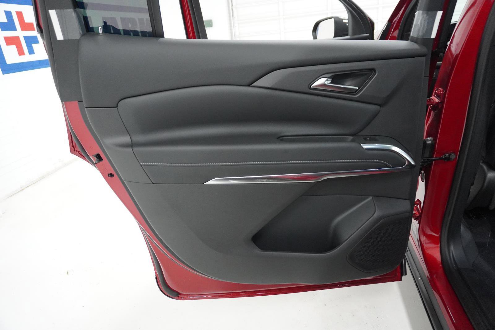 New 2026 Chevrolet Traverse LT w/ Sun and Wheel Package image 36