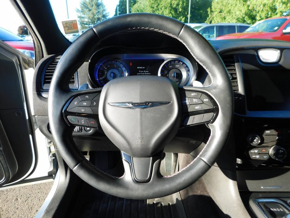 Used 2016 Chrysler 300 S RWD image 8