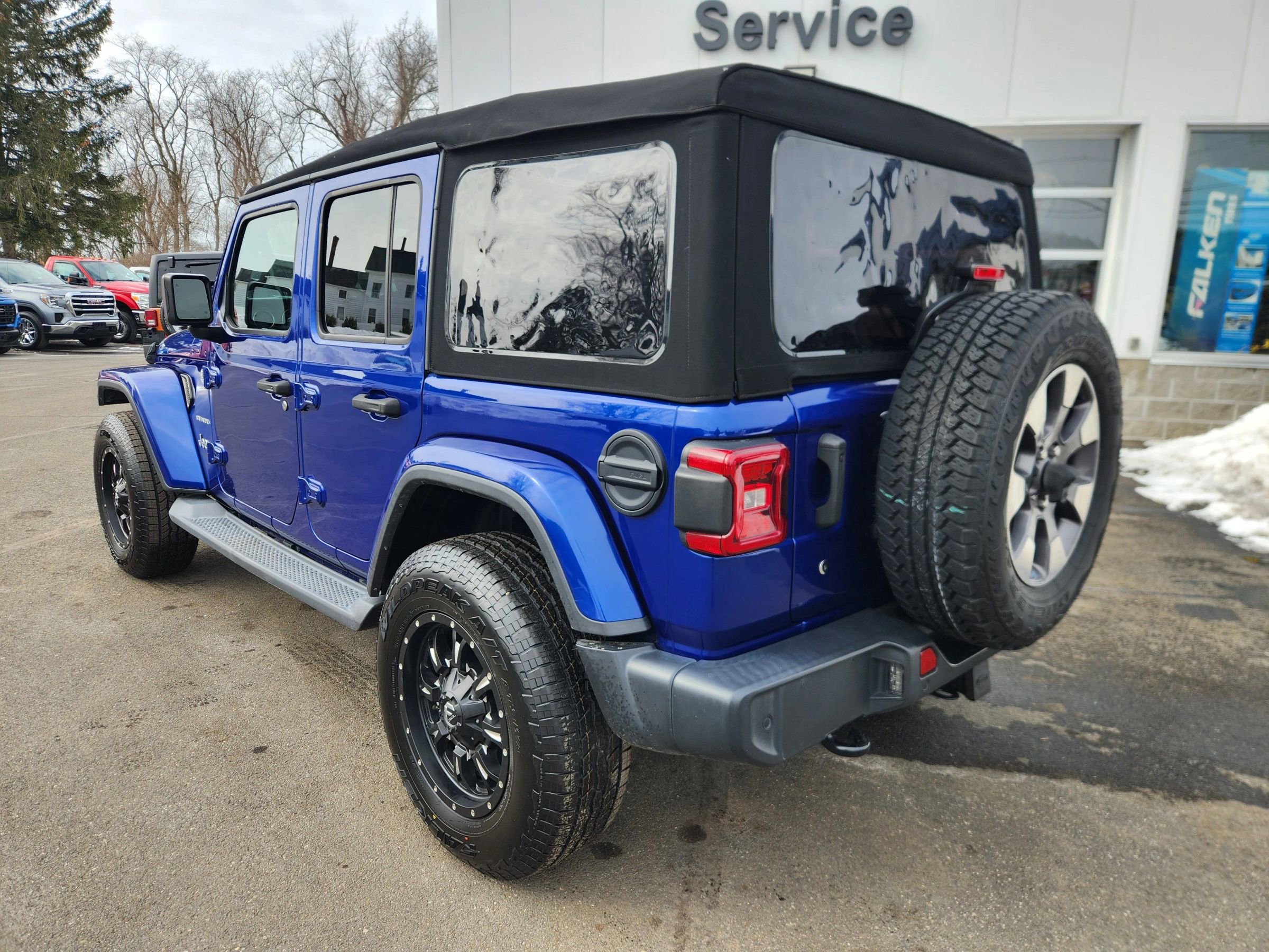 Used 2018 Jeep Wrangler Unlimited Sahara w/ Dual Top Group image 12