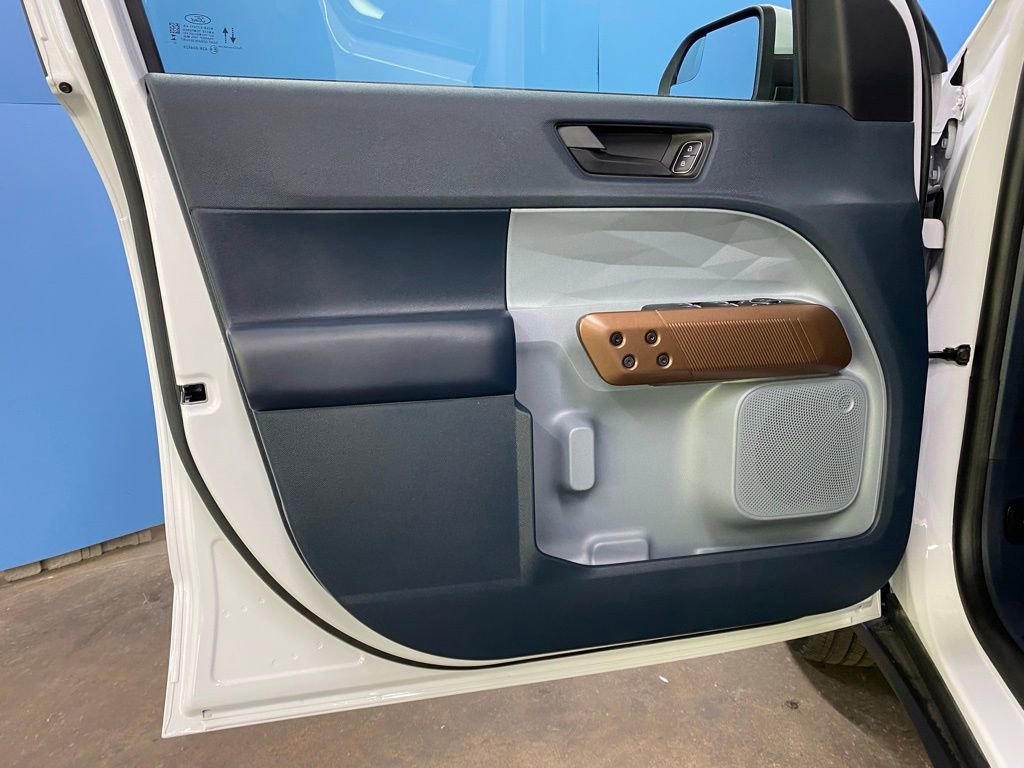 Used 2023 Ford Maverick Lariat image 34