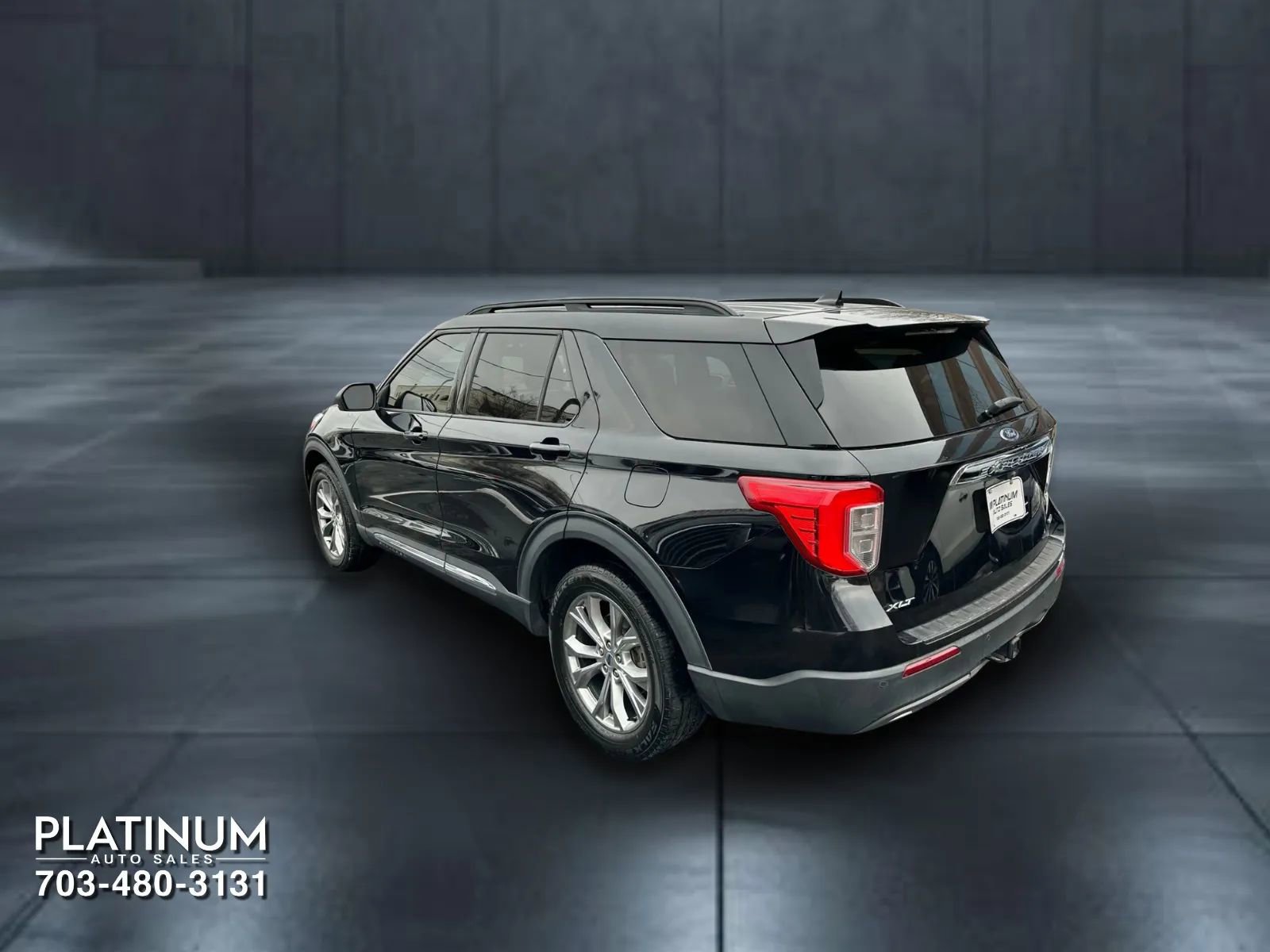 Used 2020 Ford Explorer XLT w/ Equipment Group 202A image 7