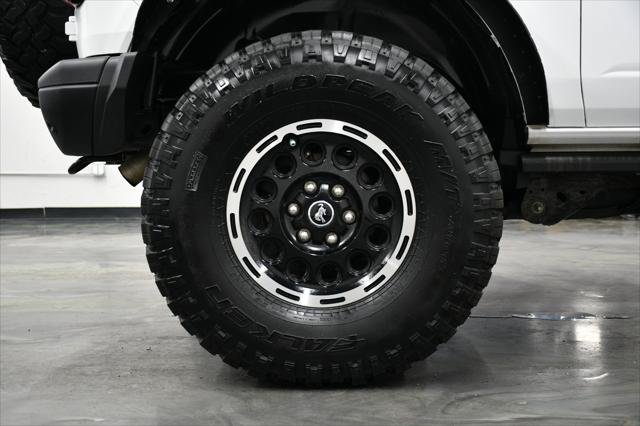 Used 2023 Ford Bronco Badlands w/ Sasquatch Package AWD/4WD image 13