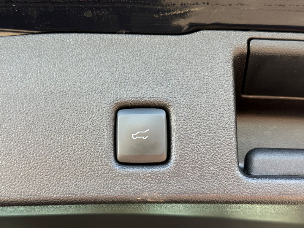 Used 2025 Ford Escape ST-Line Select AWD/4WD image 19