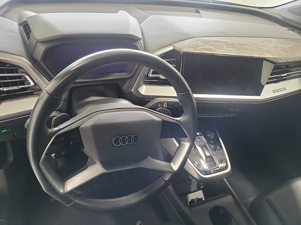 Used 2022 Audi Q4 e-tron Premium Plus w/ Premium Plus AWD/4WD image 5