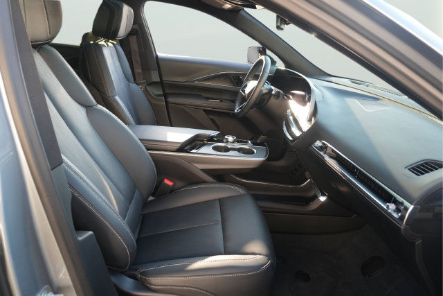 Used 2024 Cadillac Lyriq Luxury w/ LPO, Floor Liner Package AWD/4WD image 20