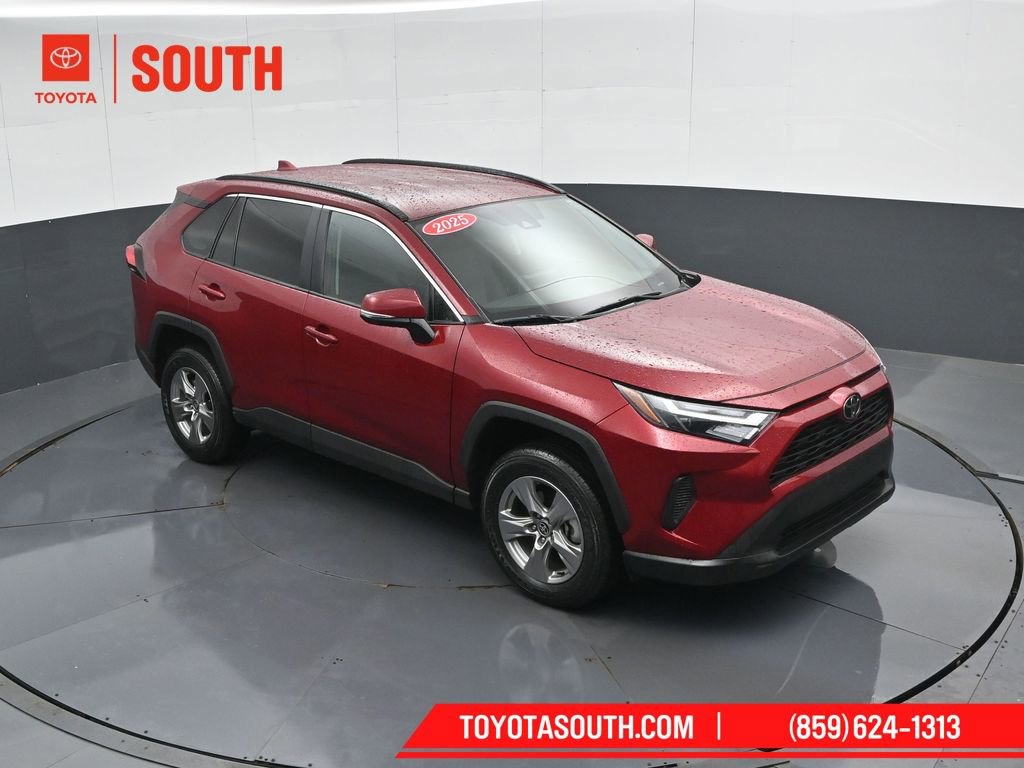 Used 2025 Toyota RAV4 XLE image 45