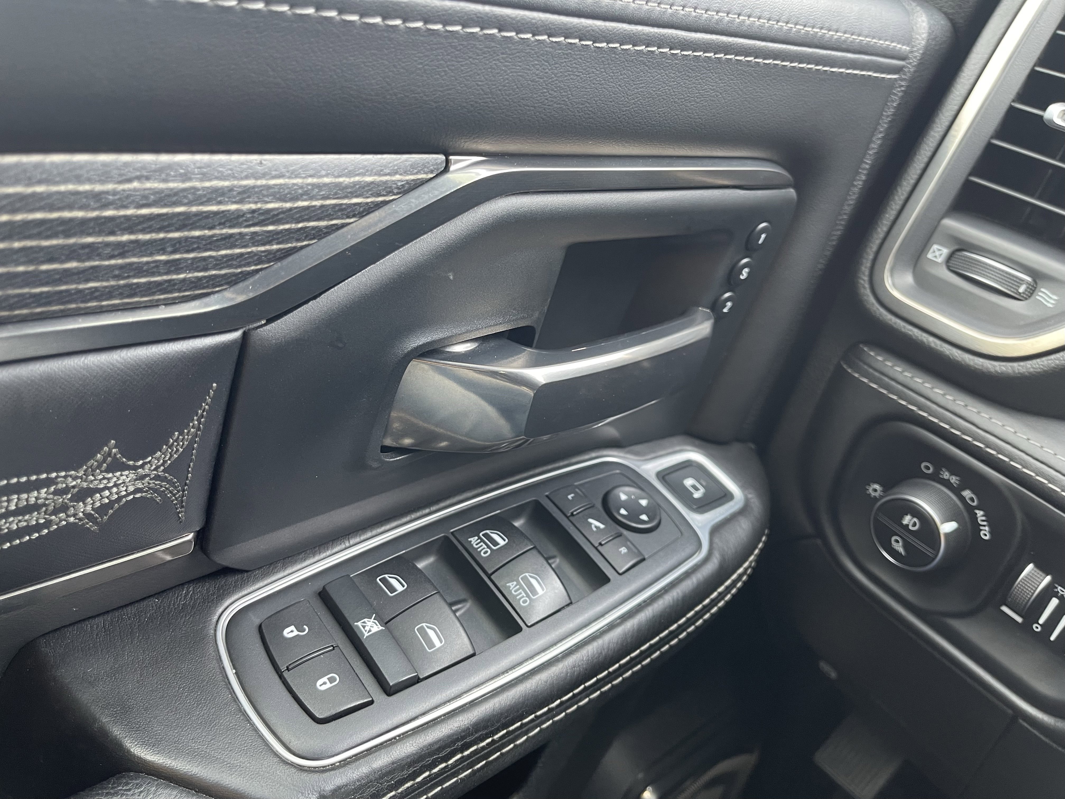 Used 2020 RAM 3500 Limited image 22