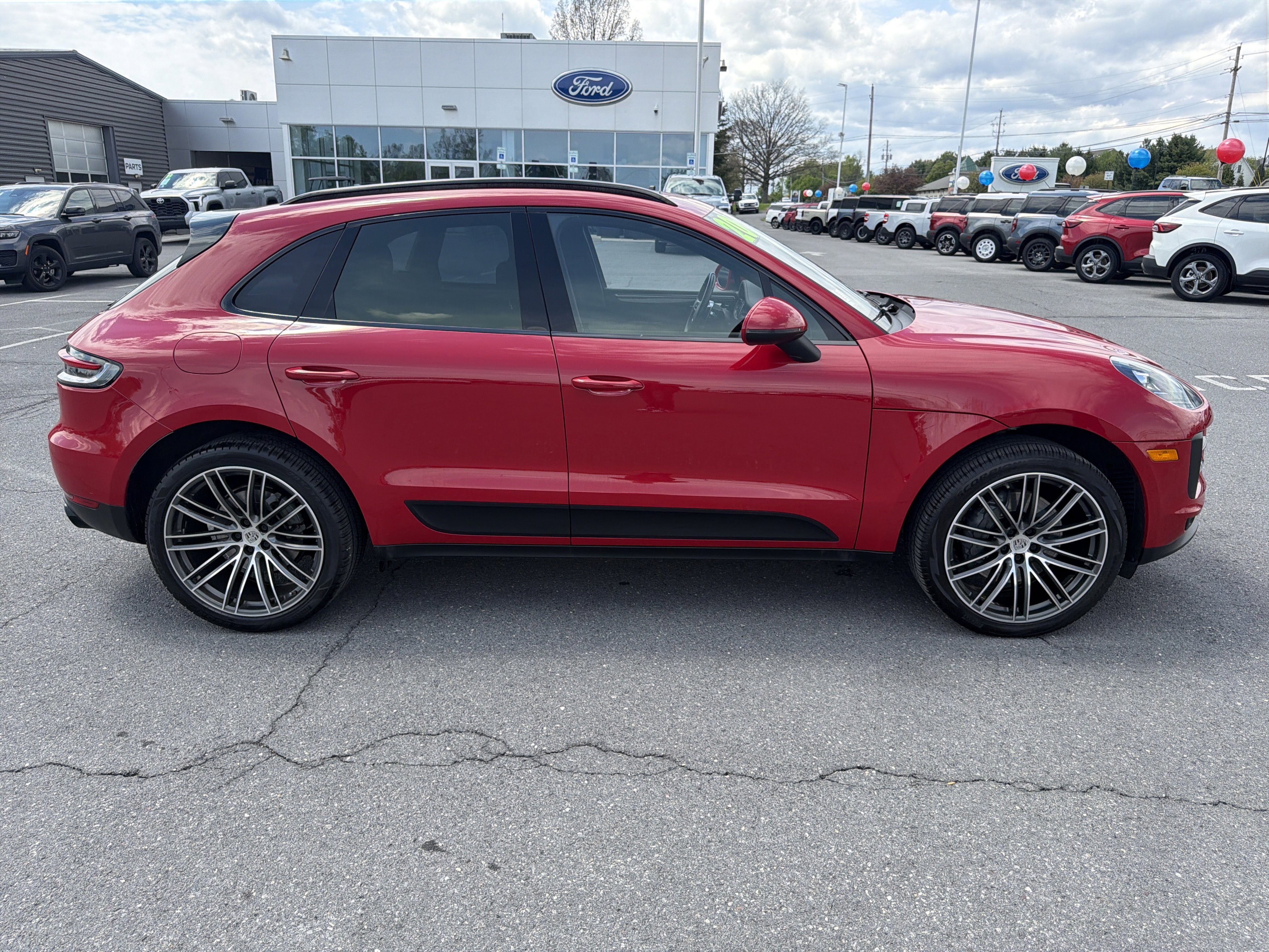 Used 2020 Porsche Macan S AWD/4WD image 2
