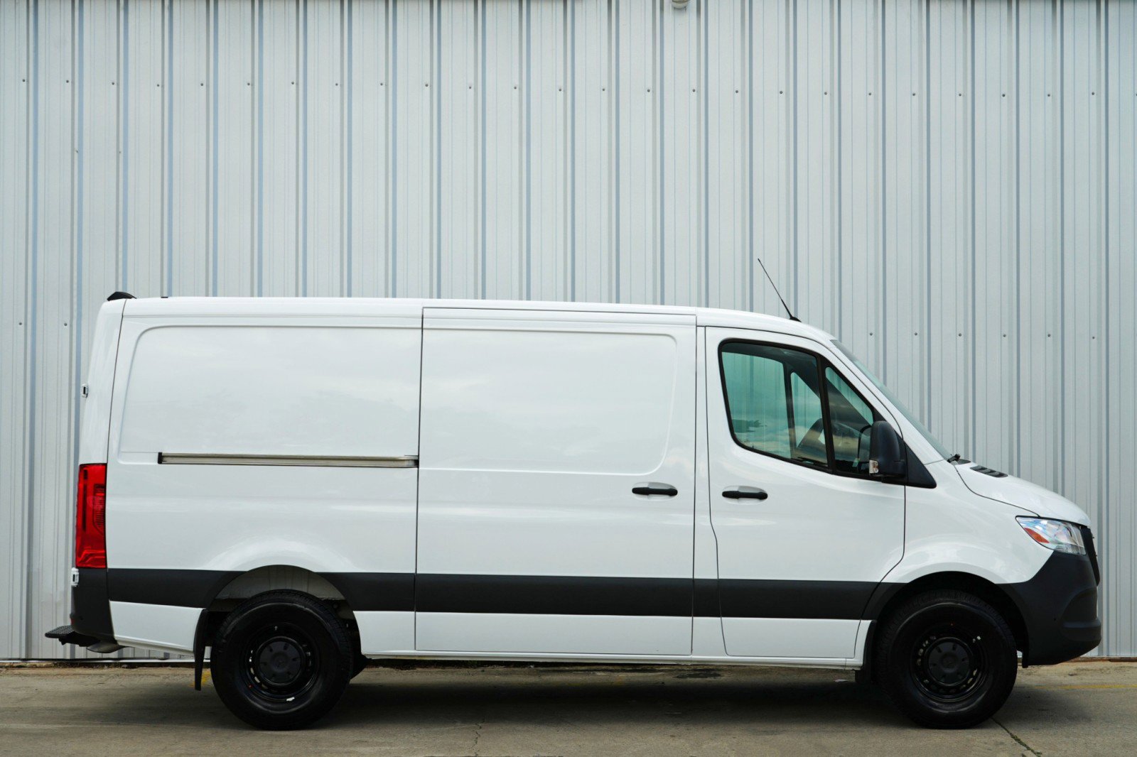 Used 2023 Mercedes-Benz Sprinter 1500 image 43