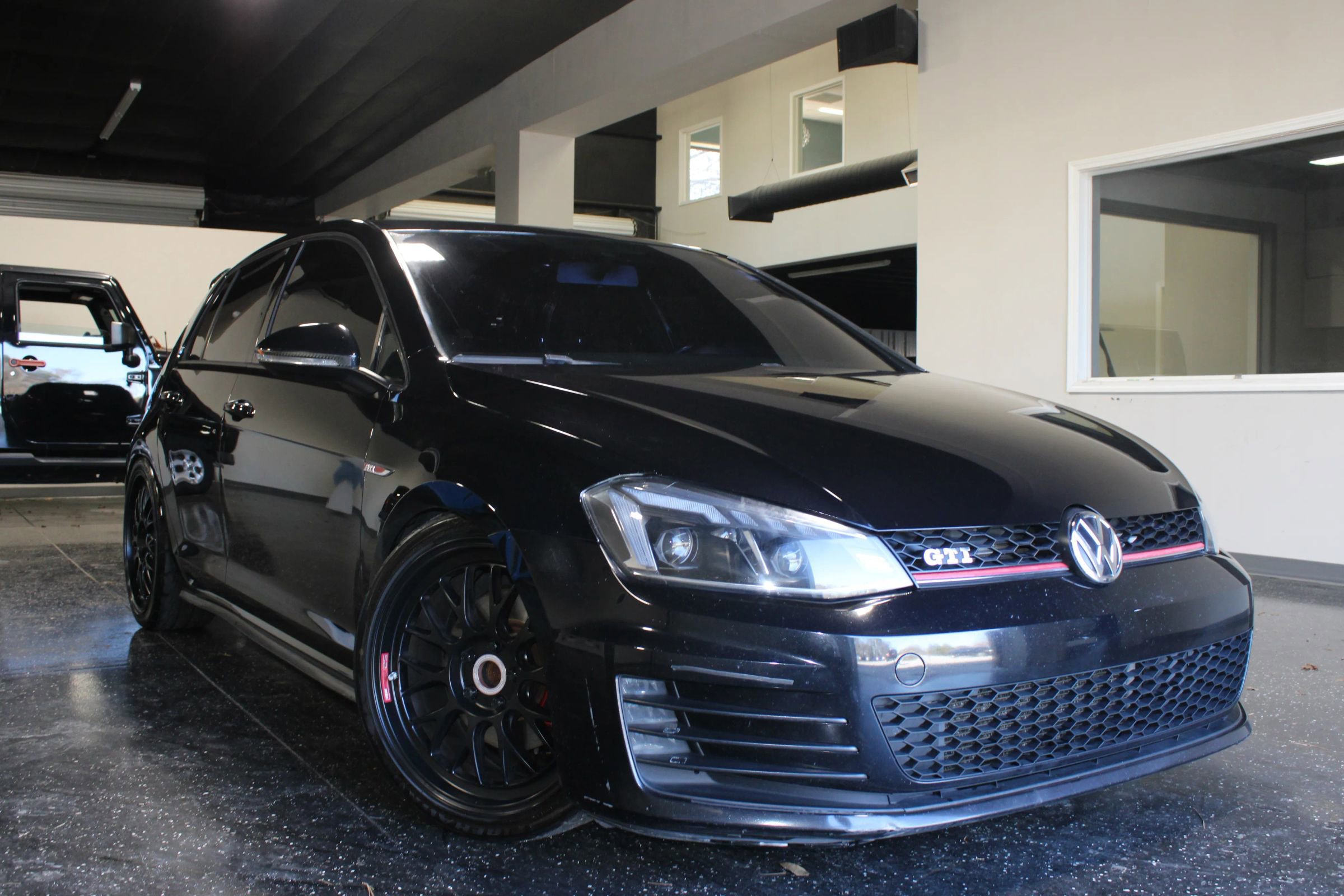 Used 2017 Volkswagen GTI S image 1