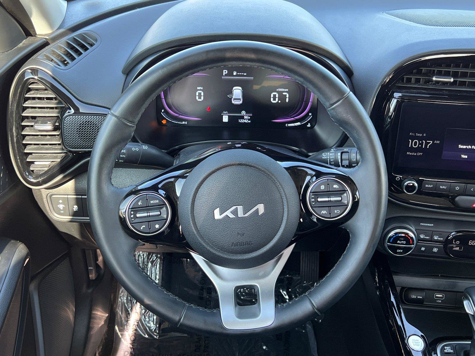 Used 2025 Kia Soul EX FWD image 23