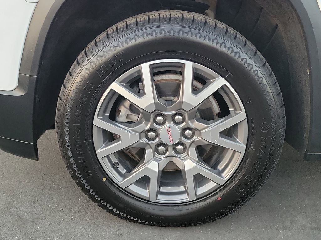 Used 2023 GMC Acadia SLE image 24