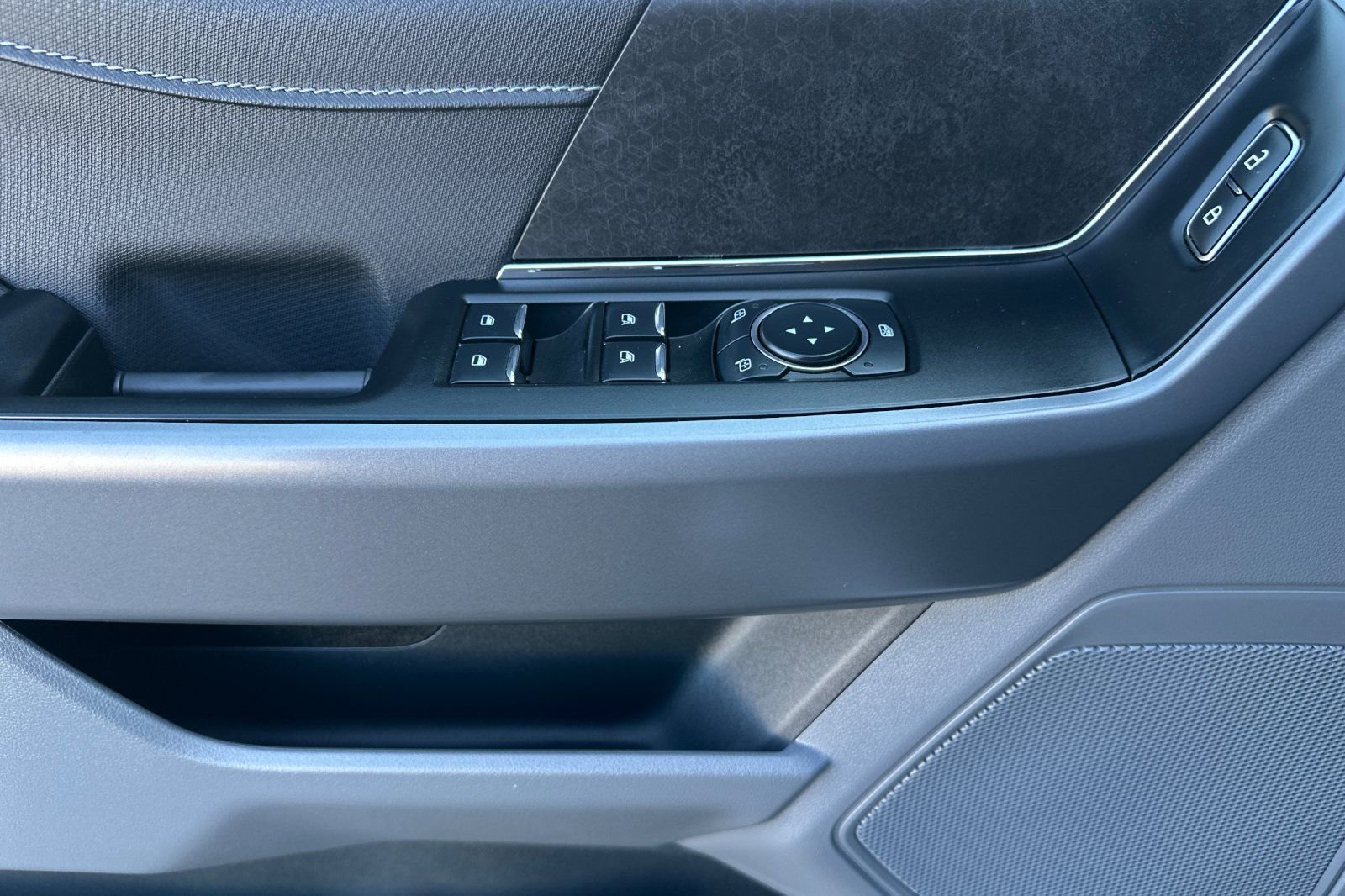 Used 2025 Ford F150 XLT w/ Equipment Group 302A MID image 11