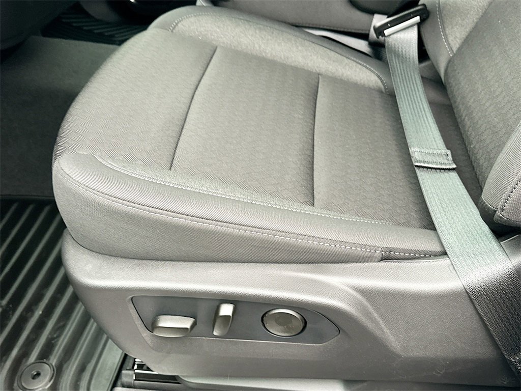 New 2026 GMC Sierra 1500 SLE image 9