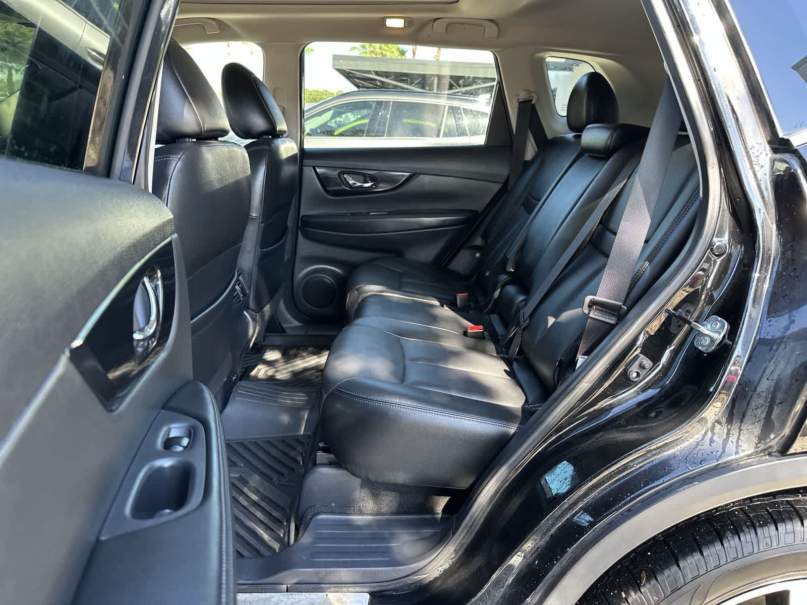 Used 2020 Nissan Rogue SL w/ Premium Package FWD image 4