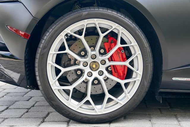 Used 2022 Lamborghini Huracan EVO image 33