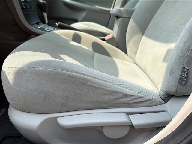 Used 2010 Toyota Corolla LE FWD image 13