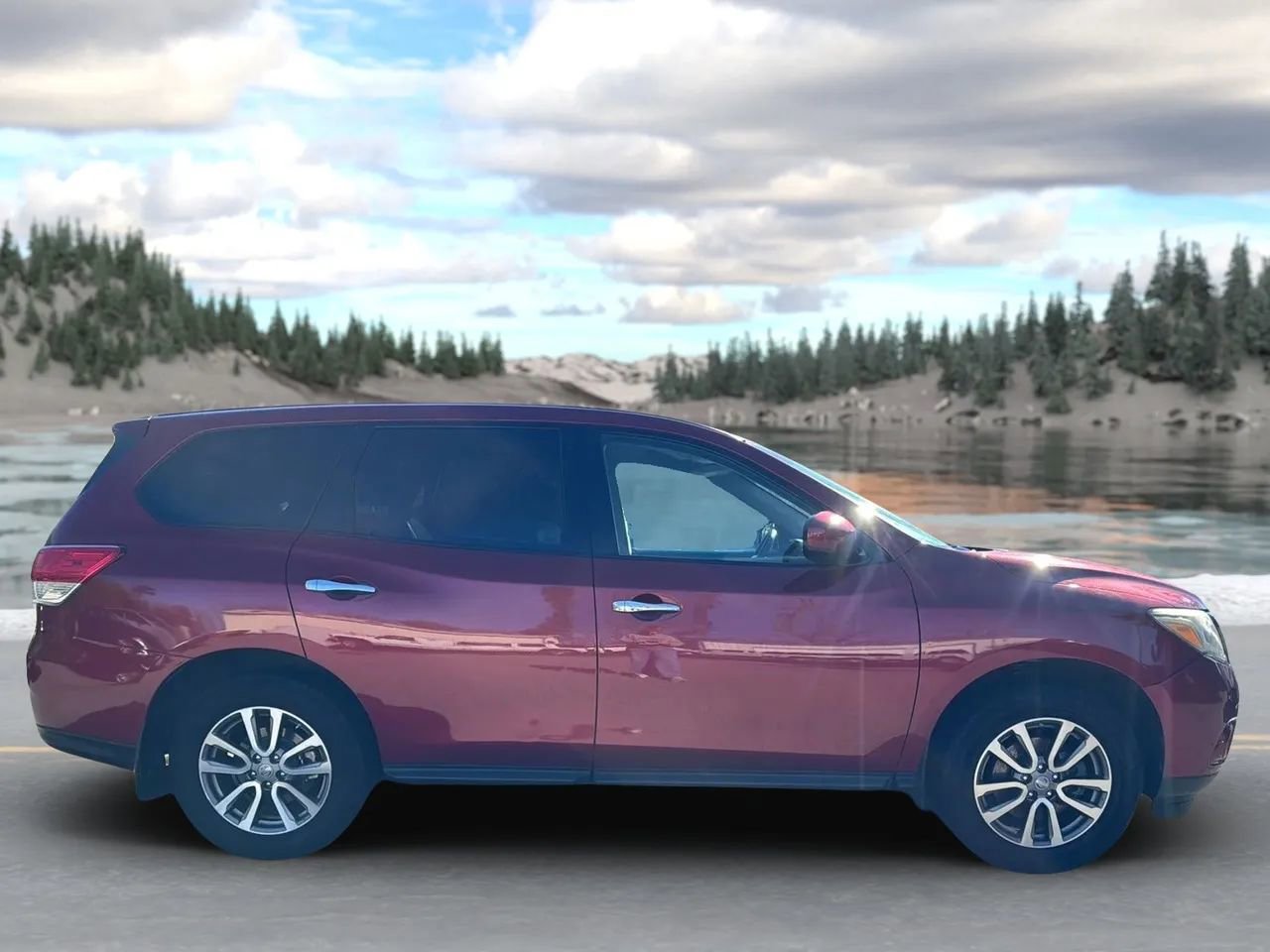 Used 2014 Nissan Pathfinder S image 4