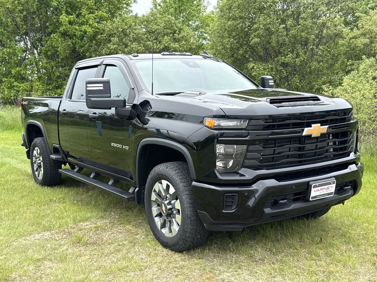 Used 2025 Chevrolet Silverado 2500 Custom w/ Custom Value Package AWD/4WD image 3