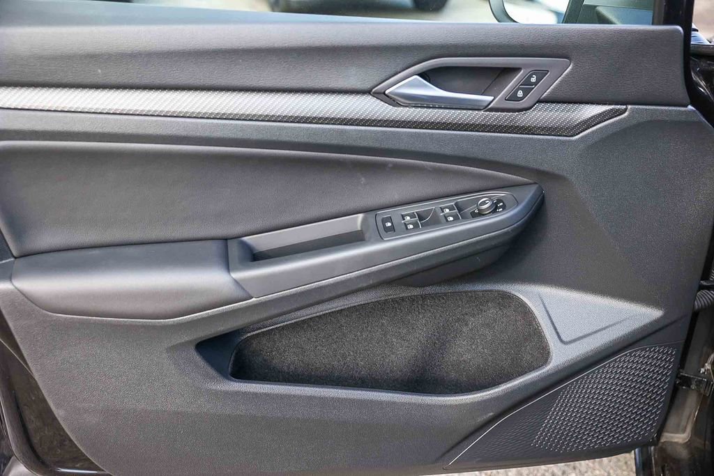 Used 2024 Volkswagen Golf R image 29