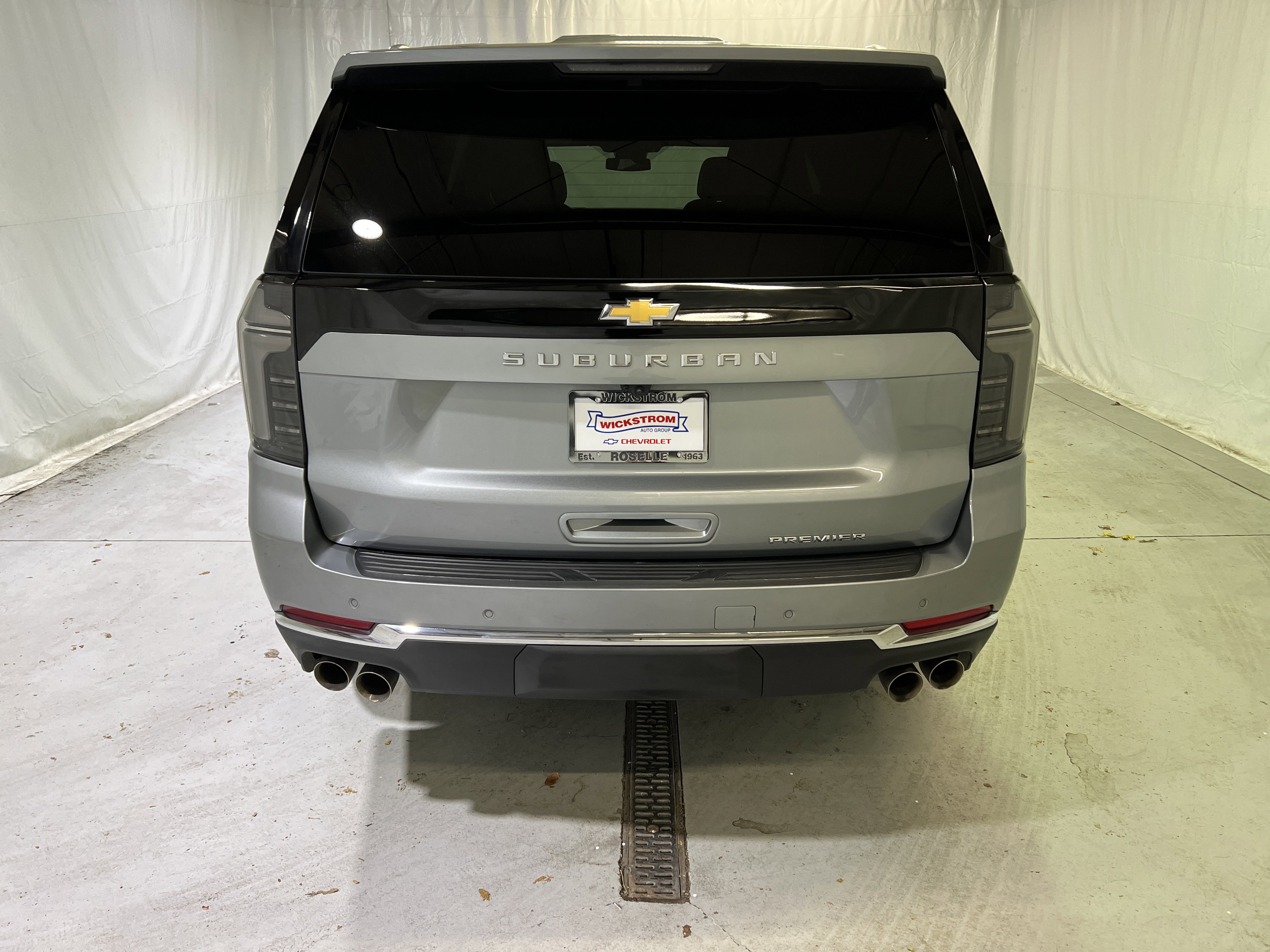 Certified 2025 Chevrolet Suburban Premier image 9