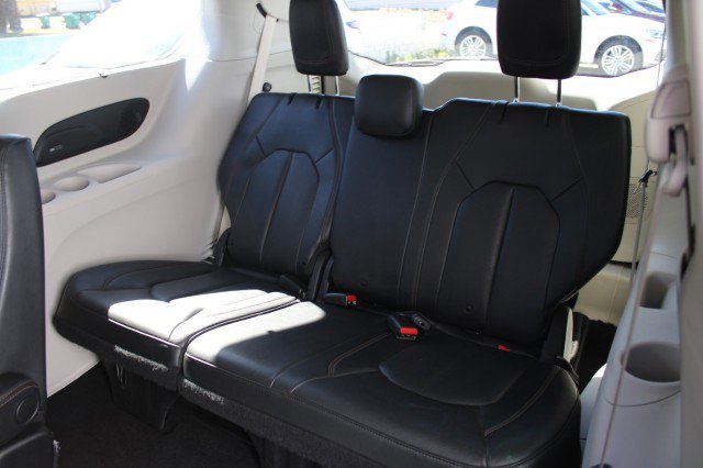 Used 2019 Chrysler Pacifica Touring-L Plus w/ Advanced Safetytec Group image 23