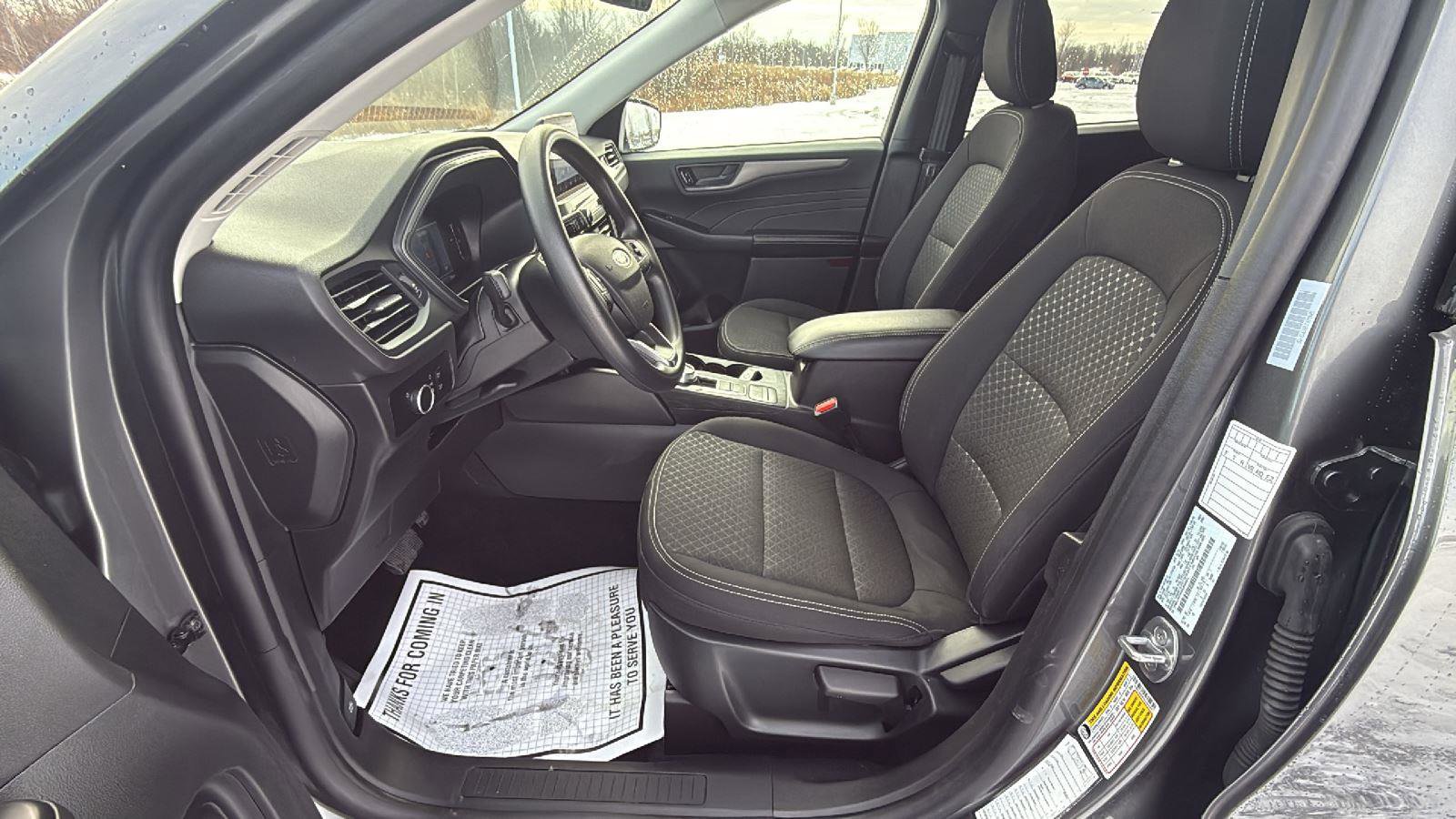 Used 2025 Ford Escape Active AWD/4WD image 24