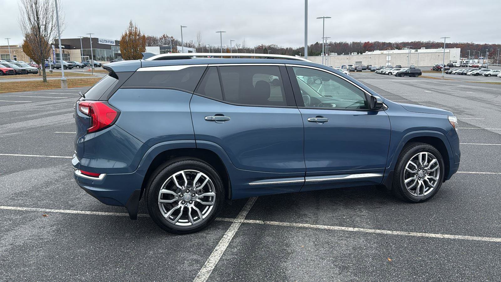Used 2024 GMC Terrain Denali w/ Denali Premium Package image 5