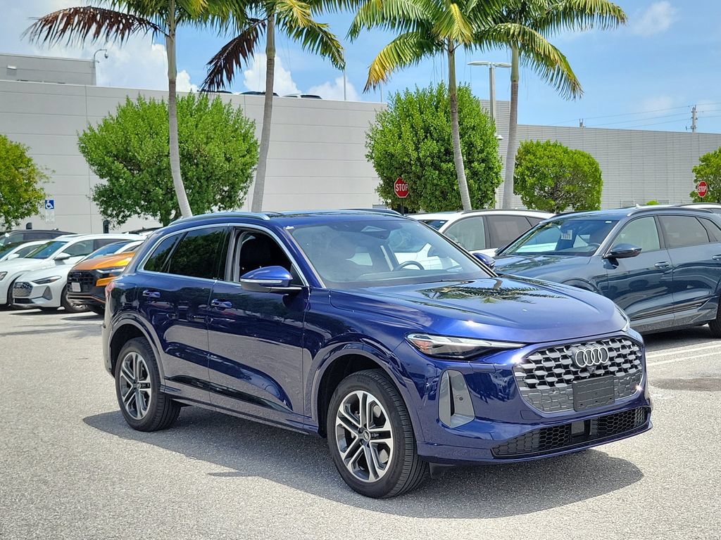 Used 2025 Audi Q5 Premium w/ Convenience Package