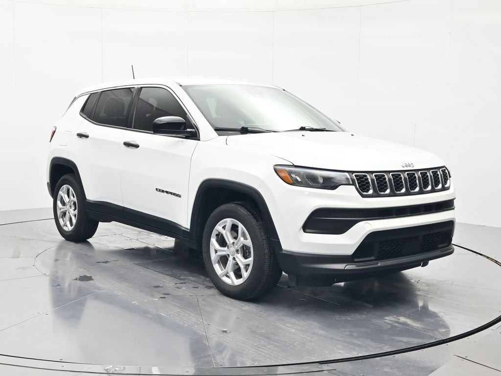 Used 2024 Jeep Compass Sport AWD/4WD image 3