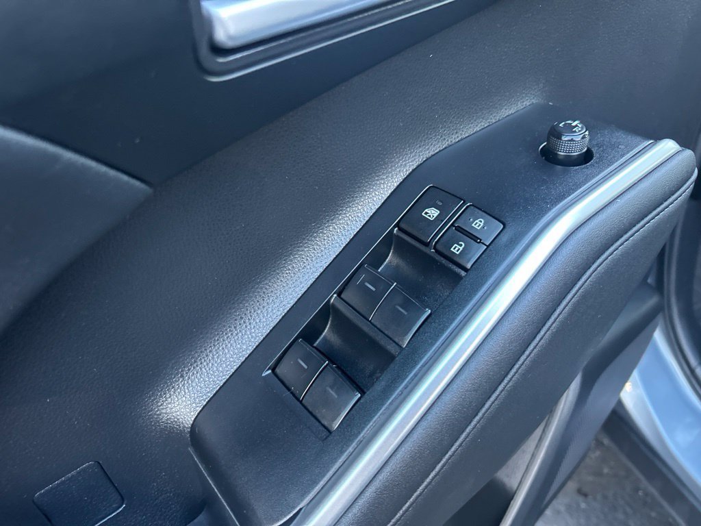 Used 2023 Toyota Highlander XLE AWD/4WD image 13