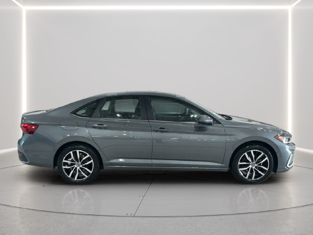 New 2027 Volkswagen Jetta SE FWD image 7