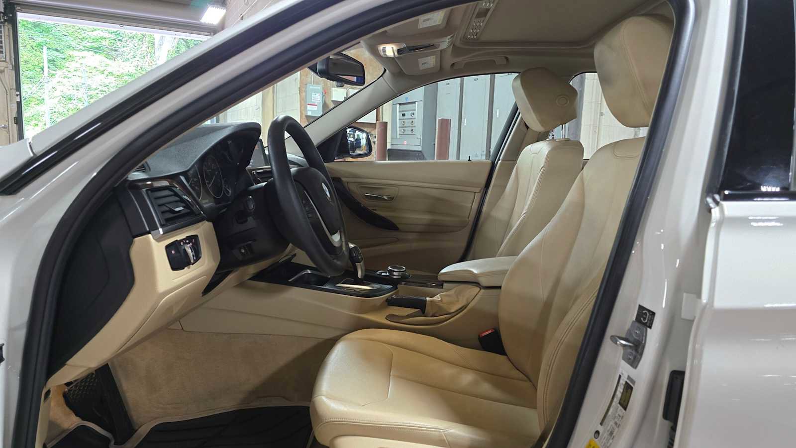 Used 2015 BMW 328i xDrive Sedan AWD/4WD image 21
