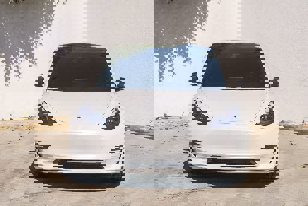 Used 2021 Tesla Model 3 Performance image 2