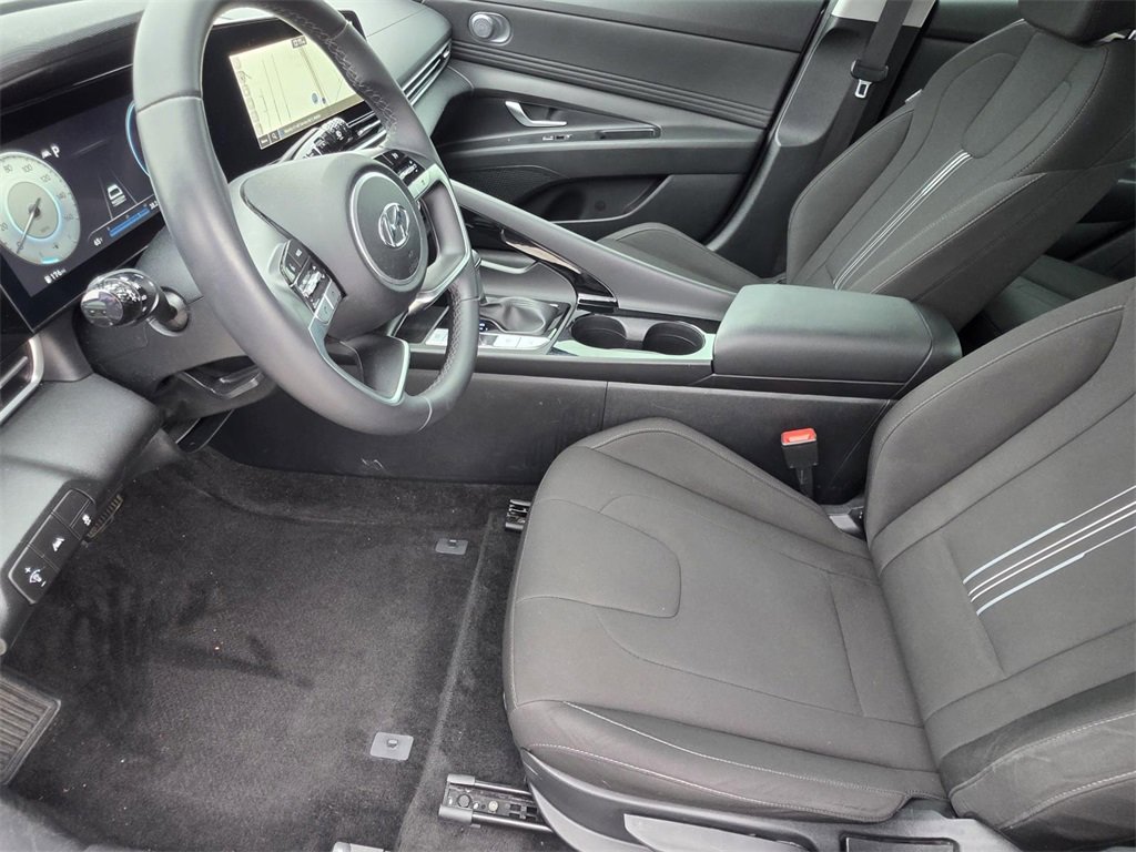 Used 2023 Hyundai Elantra SEL w/ Convenience Package image 8