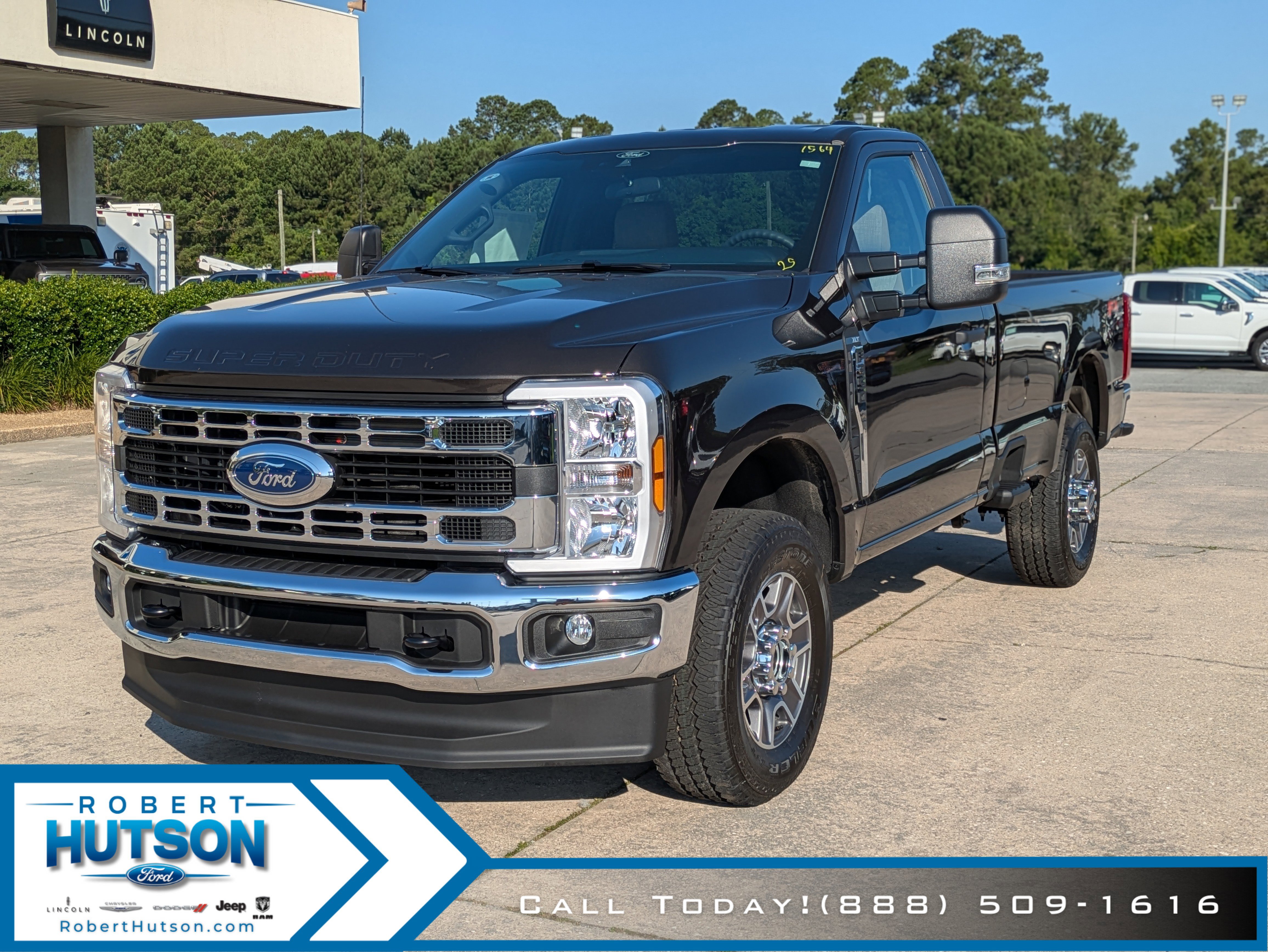 New 2025 Ford F350 XLT w/ FX4 Off-Road Package image 2